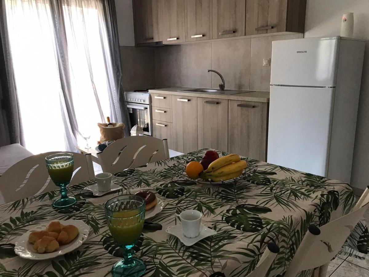 Kostas Apartment Ierissós Buitenkant foto